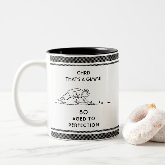 80e verjaardag Funny Golfer, gepersonaliseerde naa Tweekleurige Koffiemok (Met donut)
