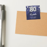 80e verjaardag marinesblauwe zilversterren magneet<br><div class="desc">Voor een 80ste verjaardagsfeestje. Een marineblauwe achtergrondkleur met faux zilveren sterren. De blauwe kleur is ongelijk. Voeg jouw naam,  tekst toe. Kan worden gebruikt als een Save the Date herinnering voor uw gasten,  partij gunst of als een aandenken.</div>