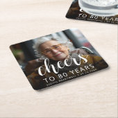 80e verjaardag Party Foto Wit Script Cheers Kartonnen Onderzetters (Schuin)