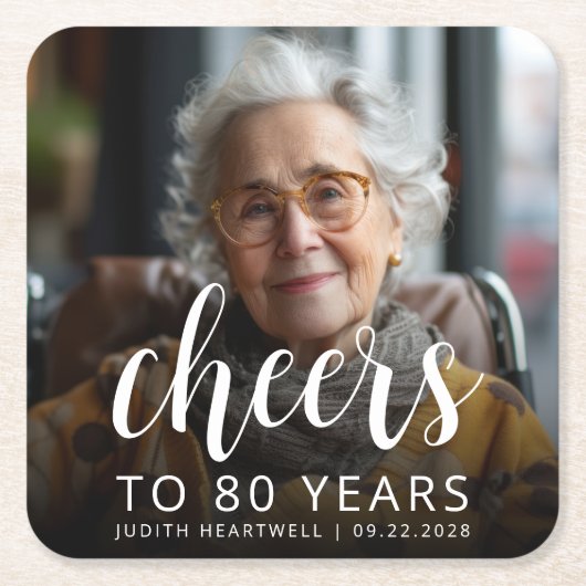 80e verjaardag Party Foto Wit Script Cheers Kartonnen Onderzetters (Voorkant)