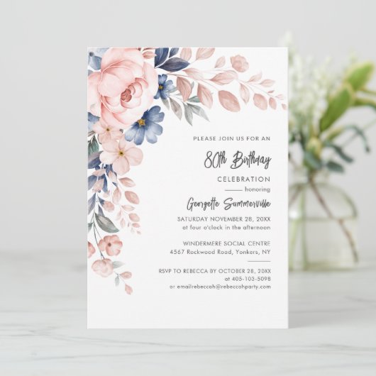 80e verjaardag script roze bloemenfeestje kaart (Staand voorkant)