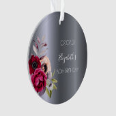 80e verjaardag zilveren florale burgundy naam ornament (voorkant)
