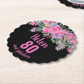 80e verjaardag zwart roze bloemenschrift naam kartonnen onderzetters (Gekanteld)