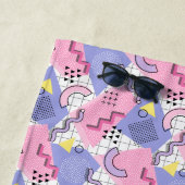 80's Memphis Active Pink Lila Strandlaken (In situ)