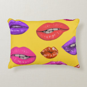 80's stijl: kleurrijk lippenpatroon. accent kussen