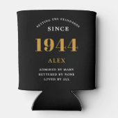 80ste Verjaardagsnaam 1944 Zwart Goud Elegant Chic Blikjeskoeler (Achterkant)