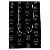 80th Birthday 1946 Black Gold Chic Elegant Medium Cadeauzakje (Achterkant)