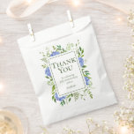 80th Birthday Blue Hydrangeas Dank u Bedankzakje<br><div class="desc">Deze mooie 80e verjaardag blauwe hortensia's bedanken je voorkeur tassen met mooie, wispy, multi-hued waterverf groen is ideaal voor het wegstoppen van uw zorgvuldig gekozen dank u gunsten. De kleurencombinatie van blauw en groen is eenvoudig en klassiek. Ze zouden prachtig wikkelen elk geschenk dat u kiest om te geven na...</div>