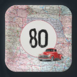80th Birthday Red Retro Truck op Road Map Papieren Bordje<br><div class="desc">Rode retro-vrachtwagen op Amerikaanse wegatlas voor het 80ste verjaardagsfeest. De ouderdom van de geboorte kan veranderen.</div>