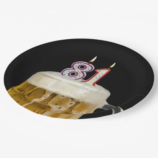 81e verjaardag bier op zwart Bord (Gekanteld)