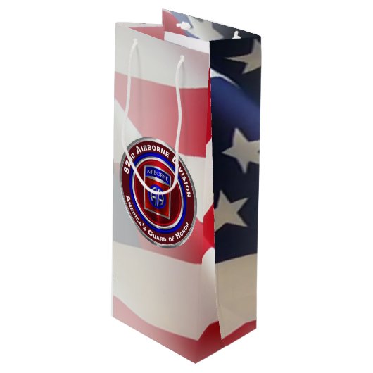 82e Airborne Division America's Guard of Honor Wijn Cadeautas (Voorkant Gekanteld)