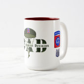 82e Airborne Division "DAD" Travel Mug Tweekleurige Koffiemok (Voorkant rechts)