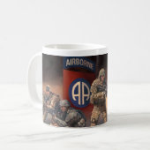 82e Airborne Koffiemok (Voorkant links)
