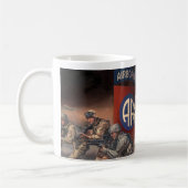 82e Airborne Koffiemok (Links)
