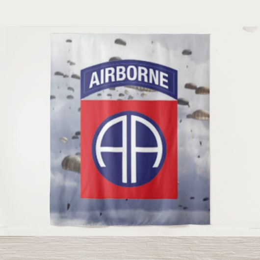 82e DIV IN DE LUCHT. FOTO ACHTERGROND 2 Wandkleed (Voorkant)