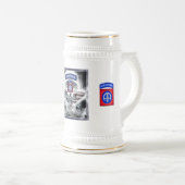 82e luchtdivisie Ontplofbaar omhuld ontwerp Bierpul (Voorkant rechts)