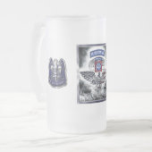 82e luchtdivisie Ontplofbaar omhuld ontwerp Matglas Bierpul (Voorkant links)