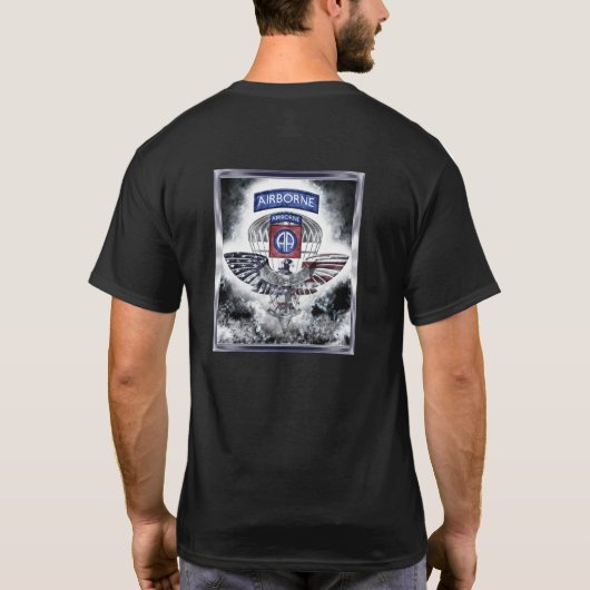 82e Luchtlandingdivisie explosieve lijst ontwerp  T-shirt (Achterkant)