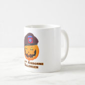 82e Luchtvaartdivisie - Happy Airborne Halloween! Koffiemok (Voorkant rechts)