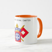 82e luchtverkeersdivisie Signal Chapter Coffee Mok (Voorkant rechts)