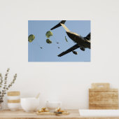 82e sprong in de lucht vanaf C-17-Poster Poster (Keuken)