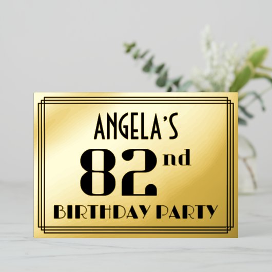 82e verjaardag: Art Deco Kijk "82" en naam Folie Uitnodiging (Staand Voorkant)