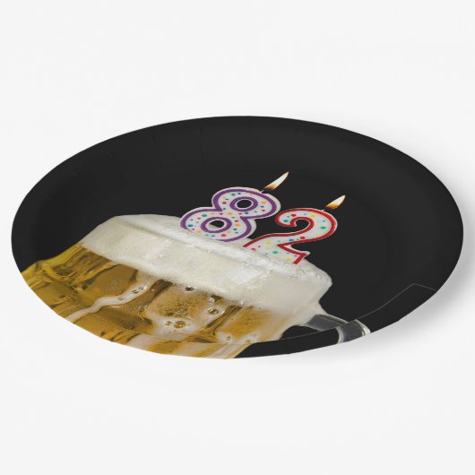 82e verjaardag bier op zwart Bord (Gekanteld)