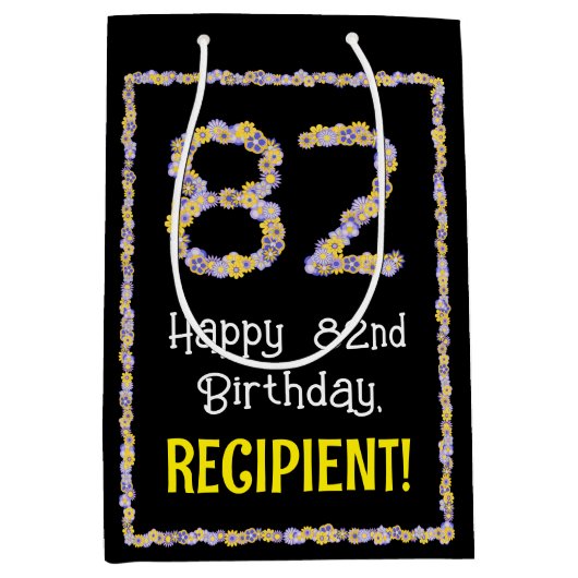 82e verjaardag: Floral Flowers Number, Custom Name Medium Cadeauzakje (Voorkant)