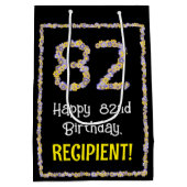 82e verjaardag: Floral Flowers Number, Custom Name Medium Cadeauzakje (Achterkant)
