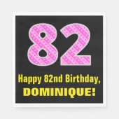 82e verjaardag: Roze strepen en harten "82" + Naam Servet (Voorkant)