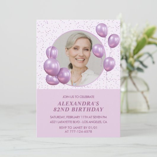82e verjaardag uitnodigingen Foto Paarse ballonnen (Staand voorkant)