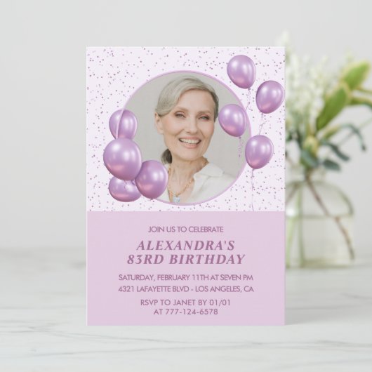 83e verjaardag uitnodigingen Foto Paarse ballonnen (Staand voorkant)