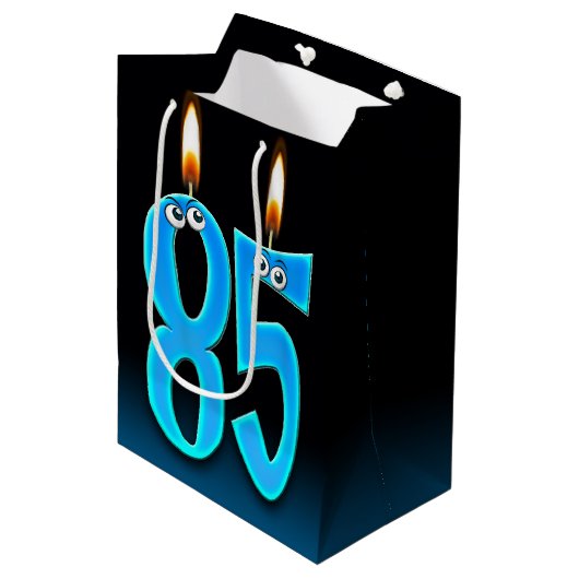 85e Birthday kaarsen Middelgrote Gift Bag Medium Cadeauzakje (Voorkant Gekanteld)