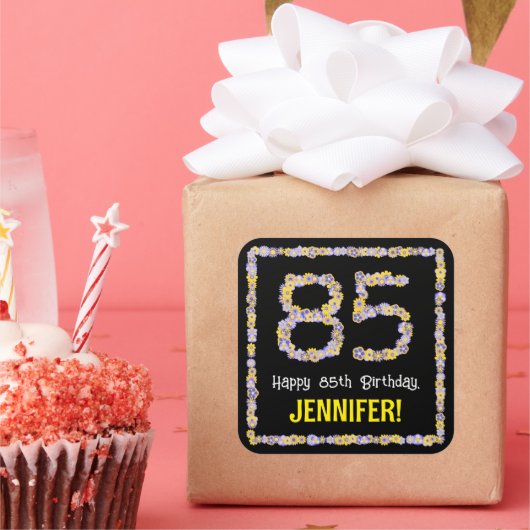 85e verjaardag: Floral Flowers Number, Custom Name Vierkante Sticker (Feest)