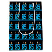 85e verjaardag met oogbalkaarsen medium cadeauzakje (Achterkant)