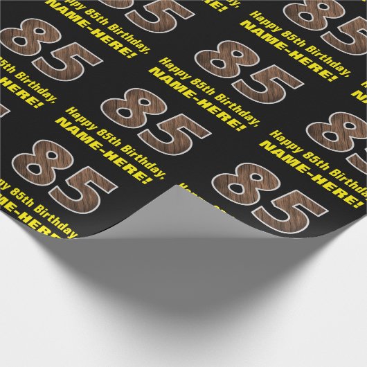 85e verjaardag: Naam & Faux Wood Grain Patroon "85 Cadeaupapier (Hoek)