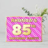 85e verjaardag - vuurroze harten en strips folie uitnodiging (Staand Voorkant)