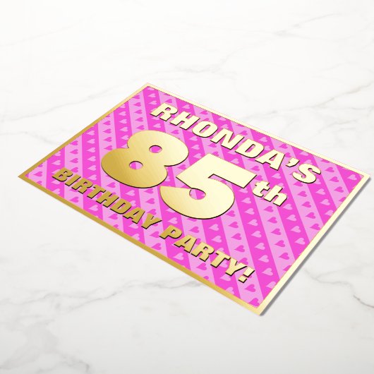 85e verjaardag - vuurroze harten en strips folie uitnodiging (Gedraaid)