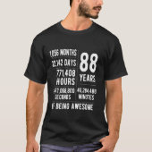 88ste verjaardag Mannen Vrouwen Grappig 88 jaar ou T-shirt (Voorkant)
