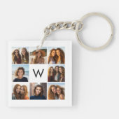 8 Foto Collage Aangepaste Initiaal Zwart en Wit Sleutelhanger (Achterkant)