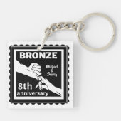 8 jaar traditioneel cadeau brons sleutelhanger (Achterkant)