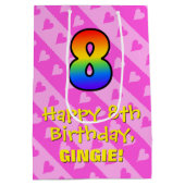 8e verjaardag: Fun roze hartenstrepen en regenboog Medium Cadeauzakje (Achterkant)