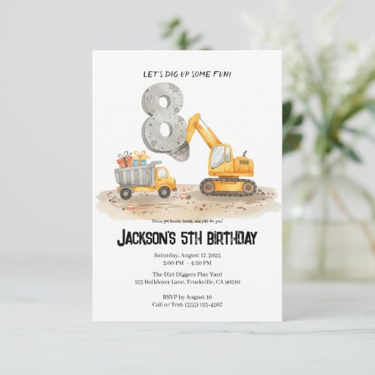 8e verjaardagsuitnodiging voor bouwjongens kaart (Staand voorkant)