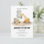 8e verjaardagsuitnodiging voor bouwlustige jongen kaart (Staand voorkant)