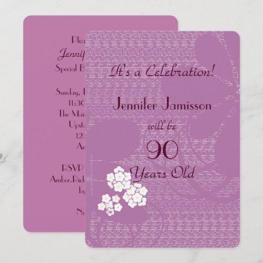90 jaar oude Paarse Floral Birthday Party Invite Kaart (Voorkant / Achterkant)
