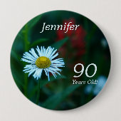 90 jaar oude, White Daisy WildFlower Button Pin (Voorkant)