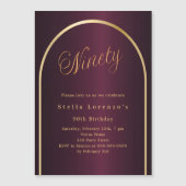 90e verjaardag Bourgondië gouden boog script luxe Magnetische Uitnodiging (Voorkant)
