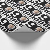 90e verjaardag foto plezier zwart-wit wrapping cadeaupapier (Hoek)