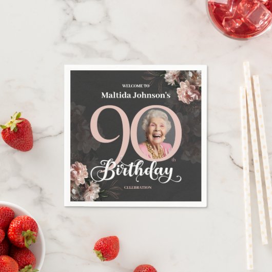 90e verjaardag Moody Floral Pink Custom Foto Servet (Insitu)