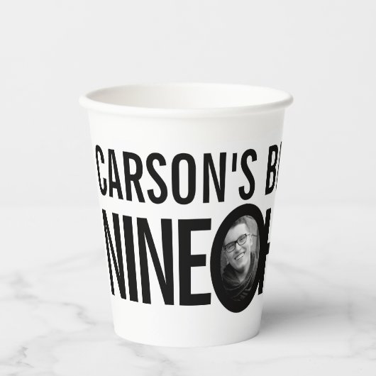 90e verjaardag negen oh aangepaste foto zwart wit papieren bekers (Voorkant)